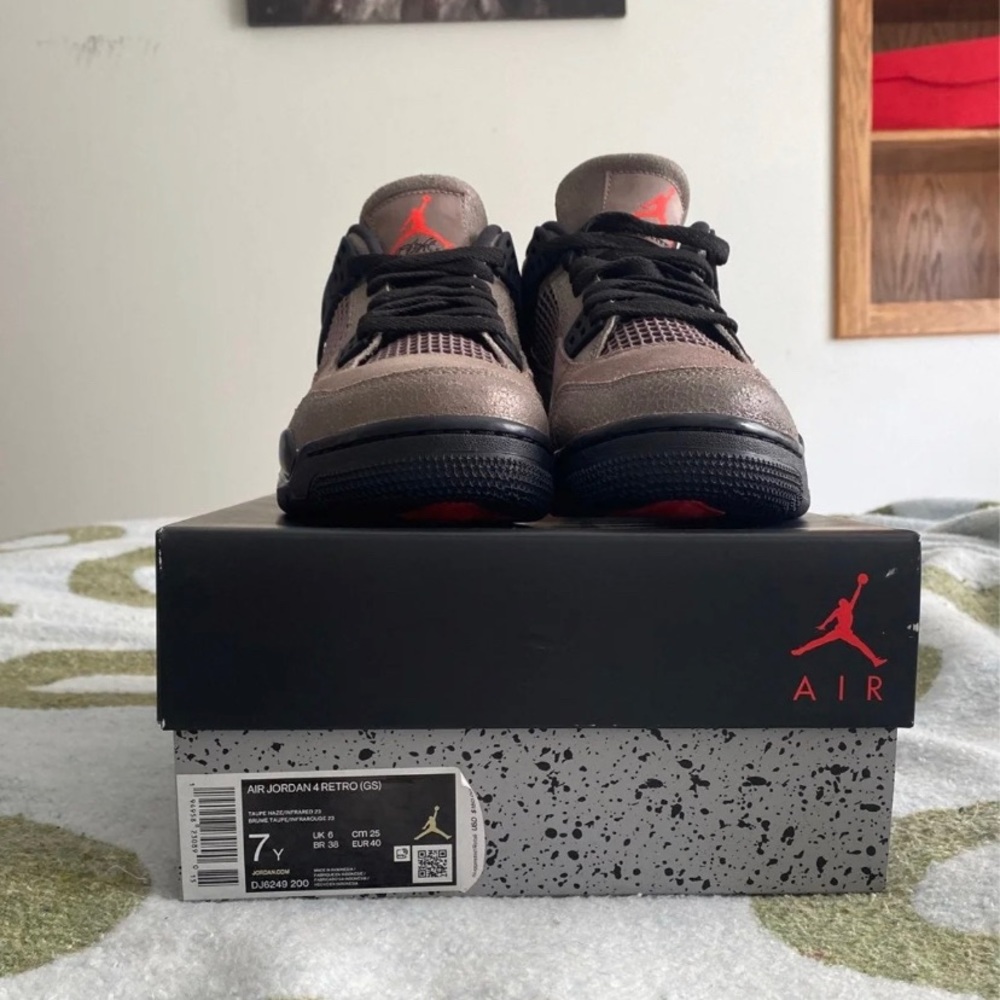 Jordan 4 Taupe haze GS Size 7Y brand new never worn comes with box